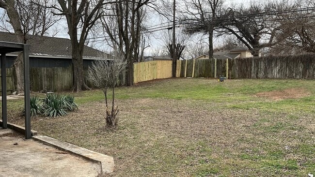 Building Photo - 1429 Mallard Dr