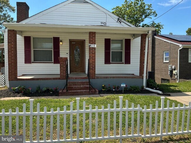 Building Photo - 818 Balsamtree Pl