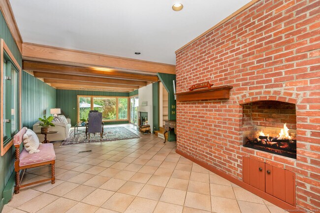 Building Photo - 20 Seagate Rd