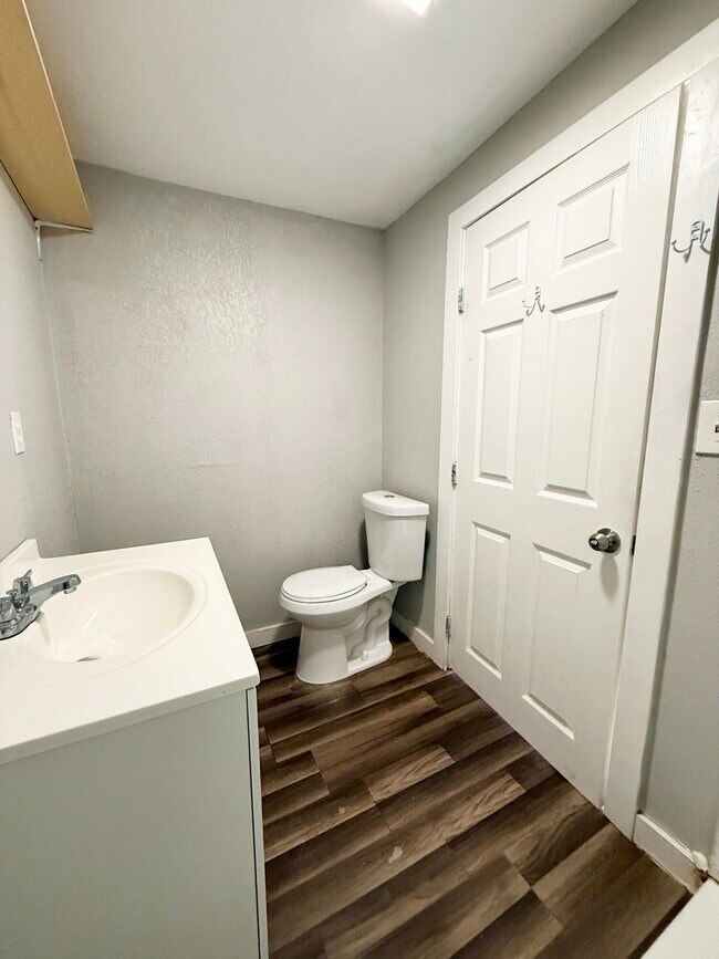 Building Photo - 2109 22nd St