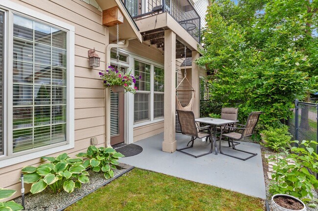 Building Photo - 968 W Willow Lake Loop