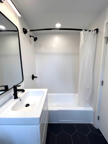 Building Photo - 12 Parker Hill Ave