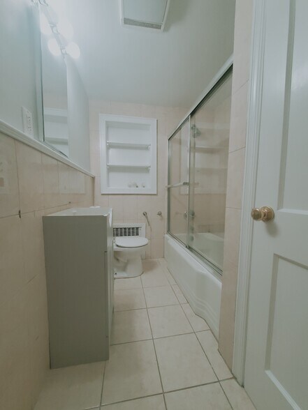 Building Photo - 21 Lyon Ave