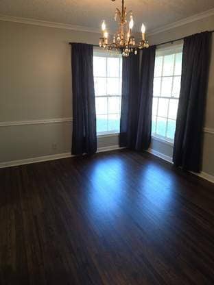 Building Photo - "Spacious 3-Bedroom Gem with 2300 Sq Ft in...