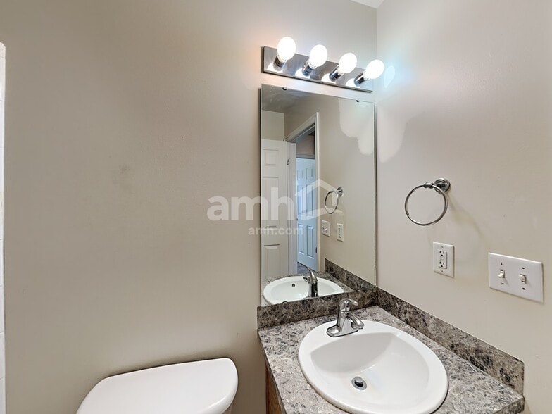 Building Photo - 4245 S 2900 W