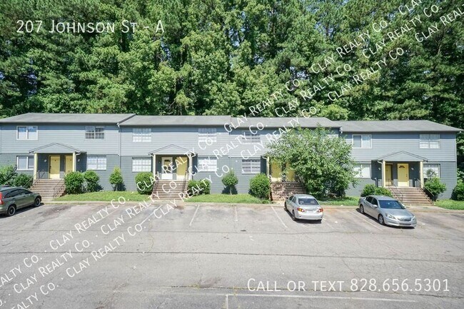 Building Photo - 207 Johnson St