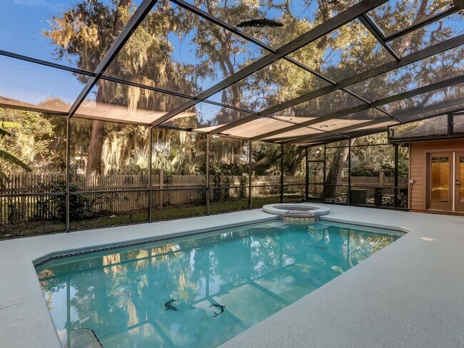 Building Photo - Amelia Island Home w pool
