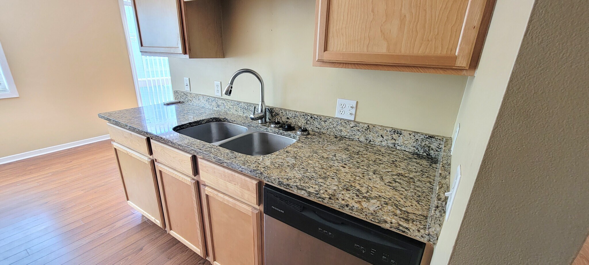 Building Photo - 3540 Hennepin Ave #217