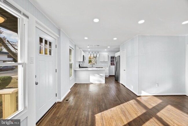 Building Photo - 8135 Allendale Dr