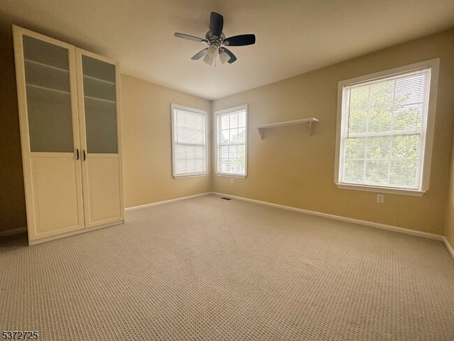 Building Photo - 46 Gordon Cir