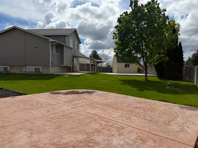 Building Photo - 8103 Waterfowl Ave