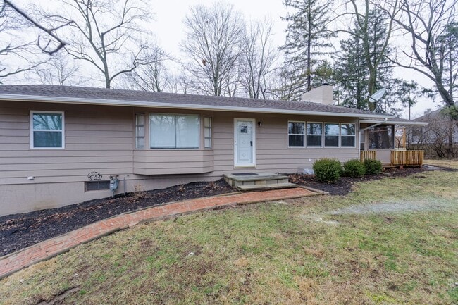 Building Photo - Spacious 2-Bed, 2-Bath Home with Basement – Prime Columbus Location!