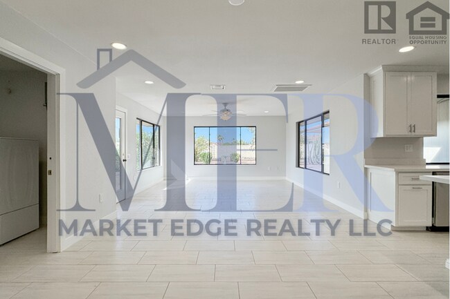 Building Photo - 3Bed/3Bath Home in 55+ Community in Sun Ci...