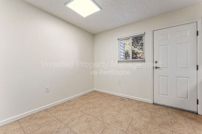 Building Photo - 588 S Eaton St