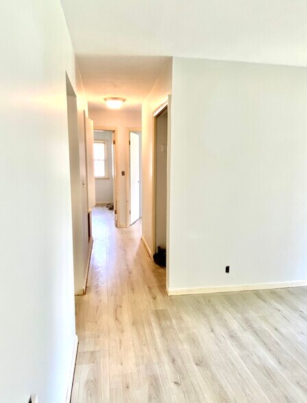 Building Photo - 8003 Broadfern Dr