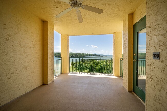 Building Photo - Harbor Crest condo for rent