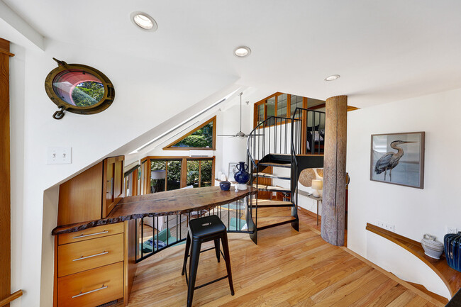 Building Photo - 3110 Portage Bay Pl E