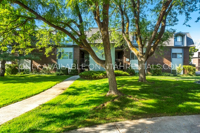 Building Photo - 1760 Willowbrook Dr