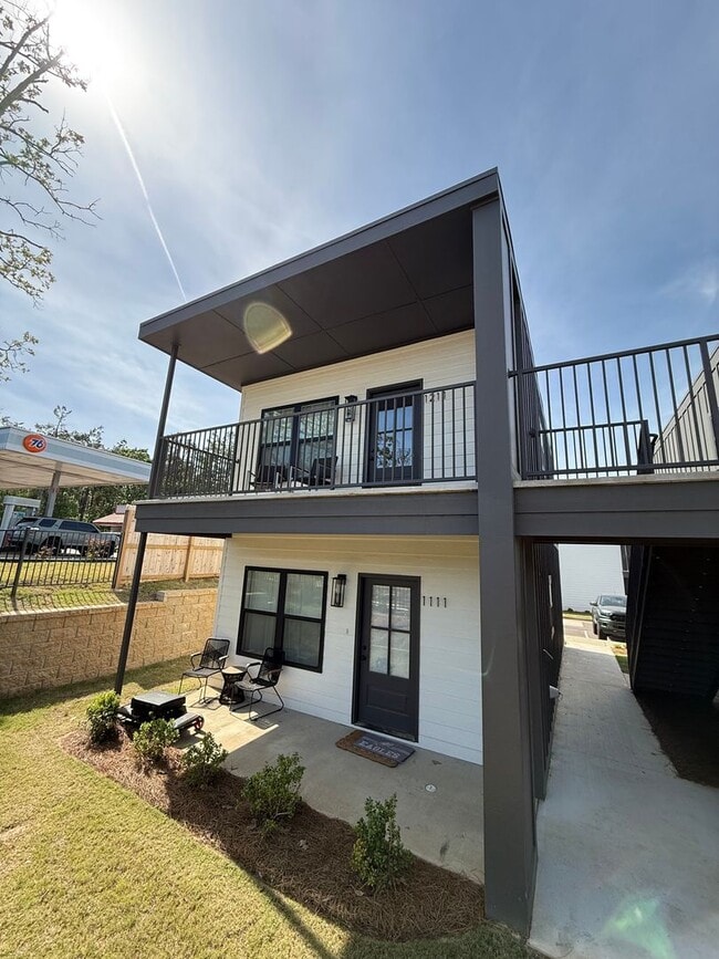 Building Photo - 1211 Sole Cv