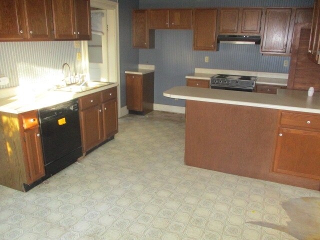 Building Photo - 306 E Cypress St