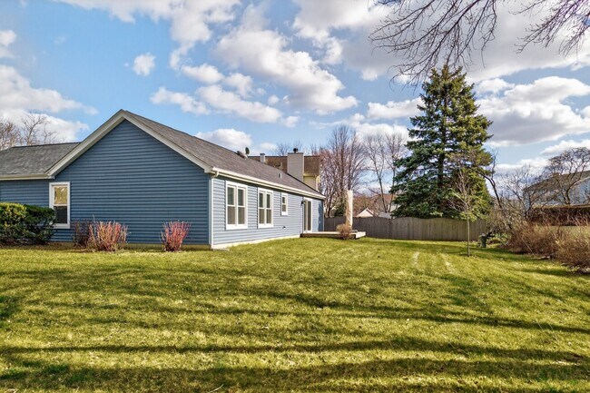 Building Photo - 2301 Providence Ct