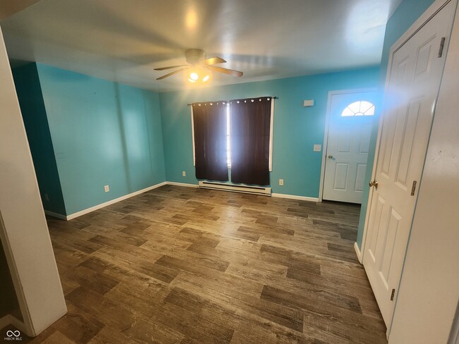 Building Photo - 9010-9020 IN-3