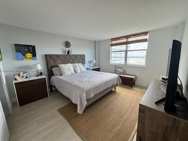 Building Photo - 5 Island Ave