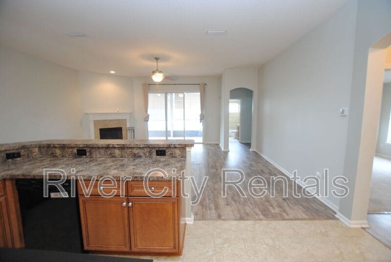 Building Photo - 599 Chestwood Chase Dr