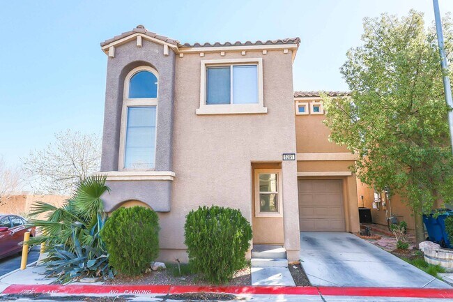 Building Photo - 3 BEDROOM HOME!