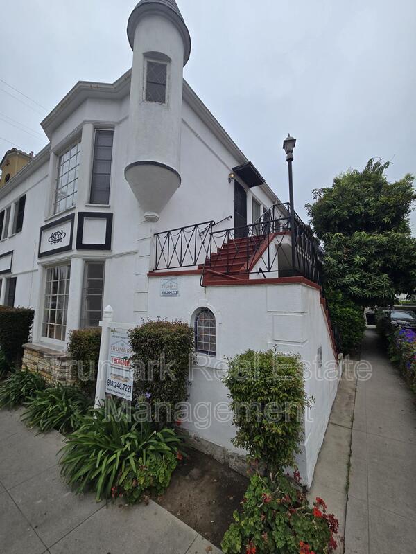 Building Photo - 410 E Harvard St
