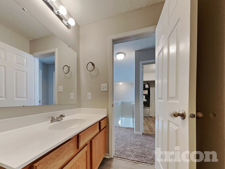 Building Photo - 4279 Round Lake Bend