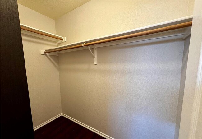 Building Photo - 14420 Cummins Way