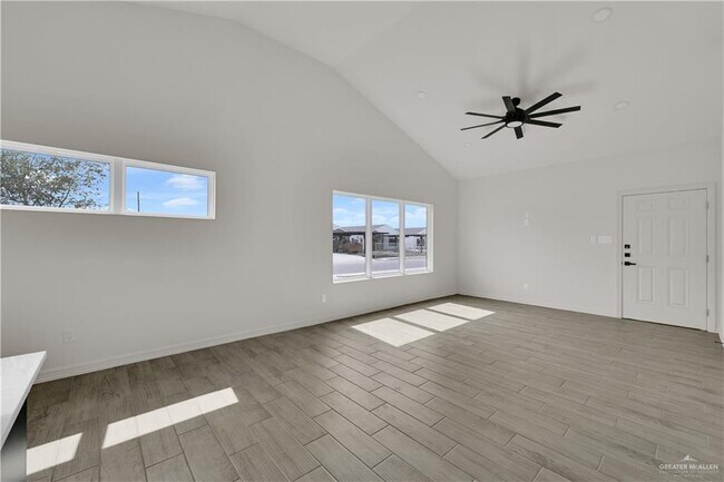 Building Photo - 23 Robin Rd