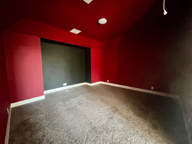 Building Photo - *Ask About Move In Special* Spacious 4 Bedroom / 4 Full Bath Home w/ Media Room & Loft ~ Imagine ...