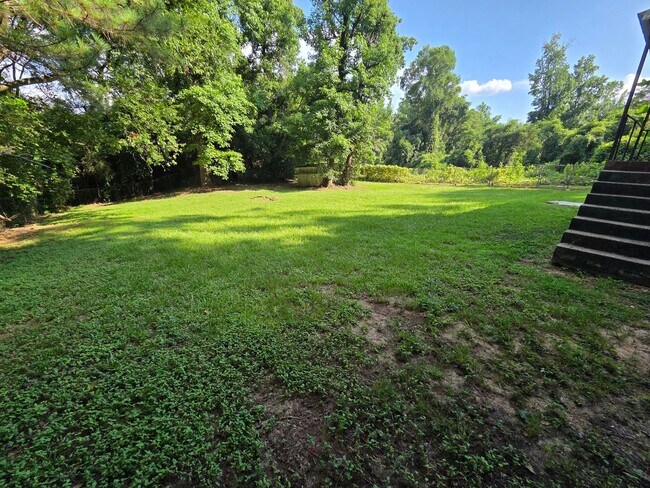 Building Photo - 5862 E Heights Dr