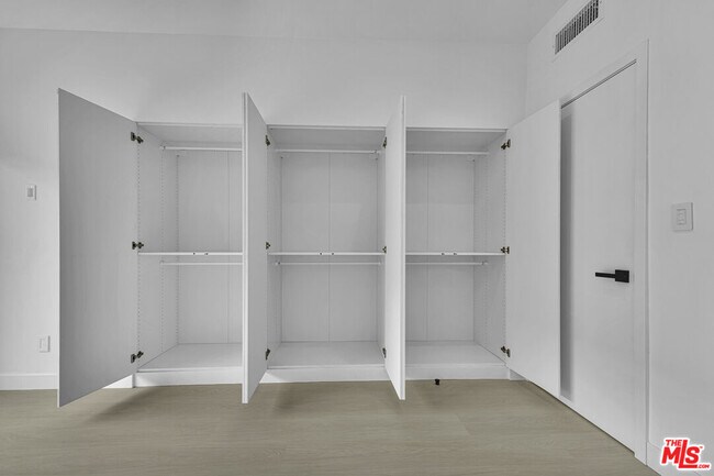 Building Photo - 10630 Wilkins Ave