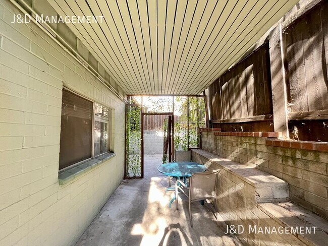 Building Photo - 2144 Alpine Blvd