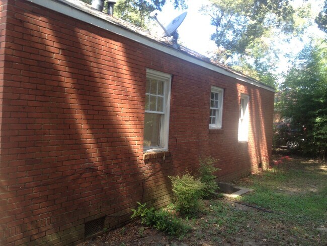 Building Photo - **UPCOMING**2 or 3 Bedroom / 1 Bathroom Home near Ft. Benning***