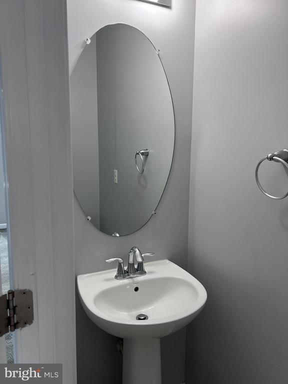 Building Photo - 820 Wingsail Ct