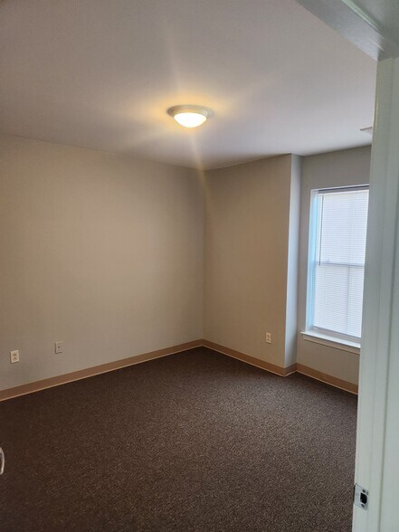 Building Photo - 60 Ferry St