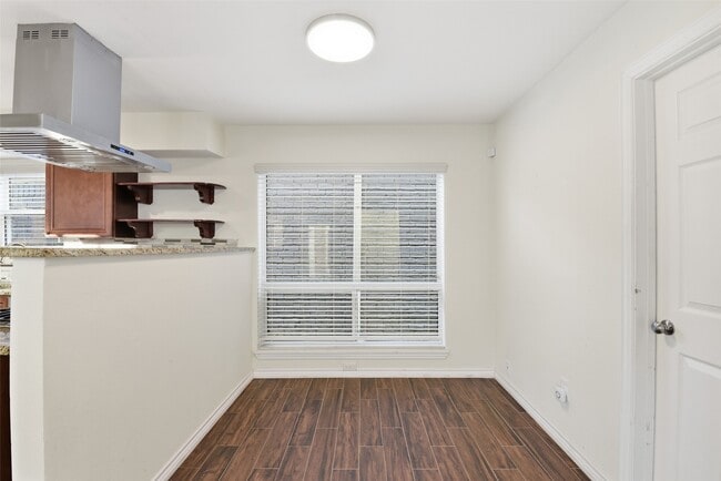 Building Photo - 14210 Briarhills Pkwy