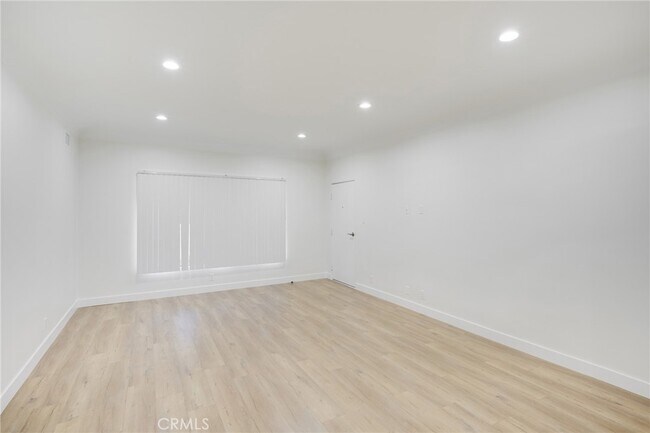 Building Photo - 622 Naranja Dr