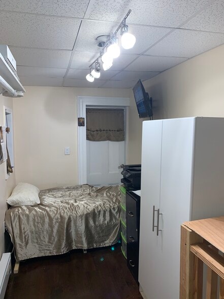 Building Photo - 38 Farquhar St