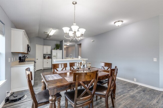 Building Photo - 2402 Pheasant Run
