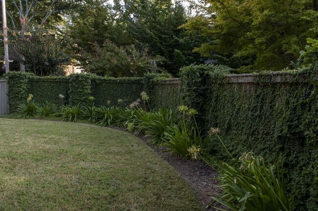 Building Photo - 801 Durant Pl NE