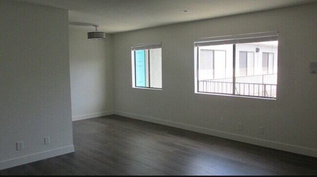 Building Photo - 11040 Hesby St