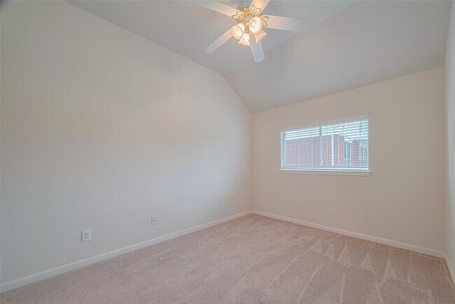 Building Photo - 11106 Fairway Dr