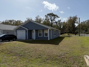 Building Photo - ONLY 1-BEDROOM AVAILABLE within a 3-bedroo...