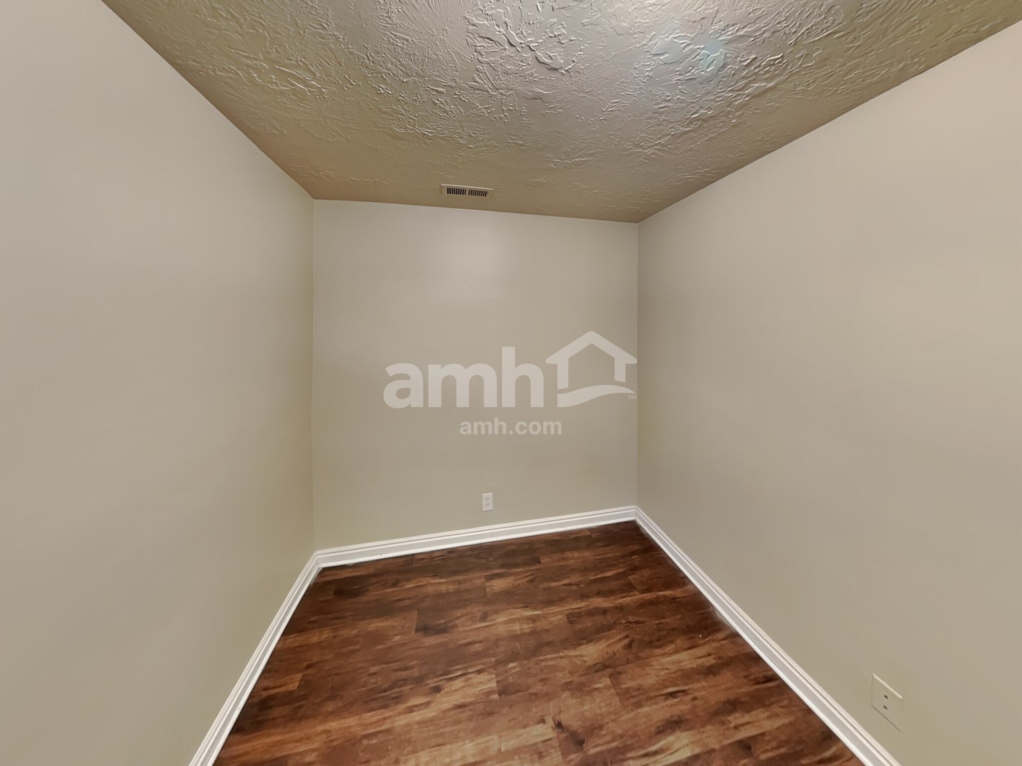 Building Photo - 2961 W 1400 N
