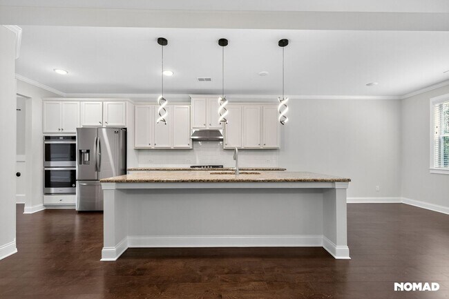 Building Photo - Spacious 5BR House in Buford